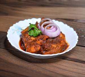 Chicken Curry With Aloo [4 Pieces]