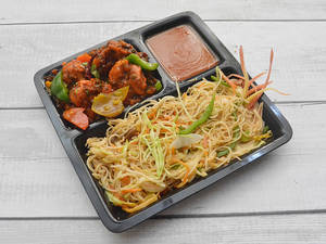 Veg Noodles With Chilli Chicken (dry/gravy)
