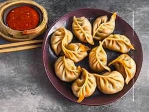 Fried Momos (8 Pcs)