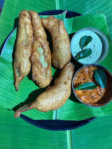 Mirchi Bajji (3 Pcs)