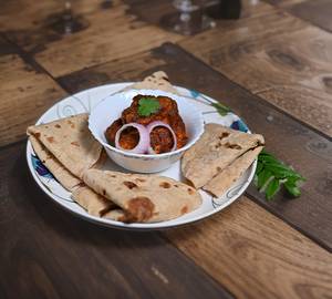 Roti [3 Pieces] With Chicken Kasha [2 Pieces]