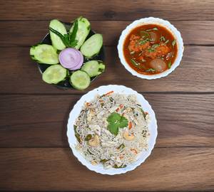Egg Fried Rice With Chili Chicken [2 Pieces]