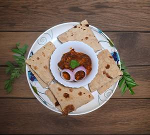 [3 Pieces] Roti With Butter And Chicken Kasha [2 Pieces]