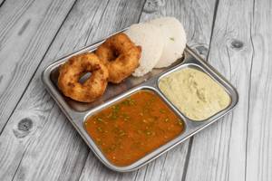 Idli Vada(4 pieces)