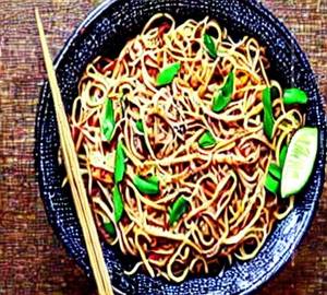 Pad thai chicken noodles