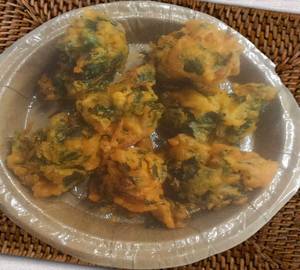 Palak pyaj pakodi