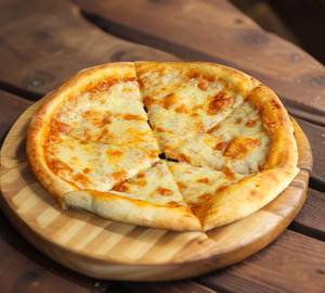 Double Cheese Margherita Pizza