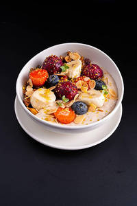 Banana & Peanut Butter Smoothie Bowl