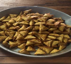 Samosa.(Dal kanda)
