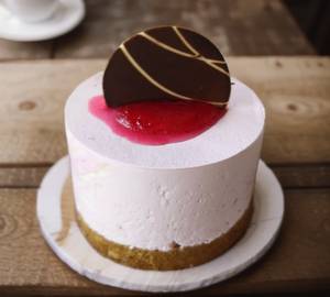 Strawberry No Bake Cheesecakes