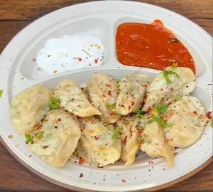Paneer Peri Peri Steamed Momos [ 10 Pieces]
