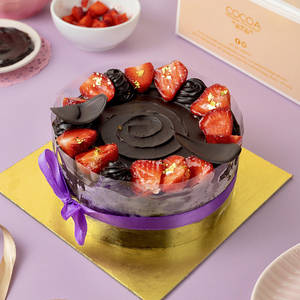 Eggless Chocolate Strawberry Cake (600g)