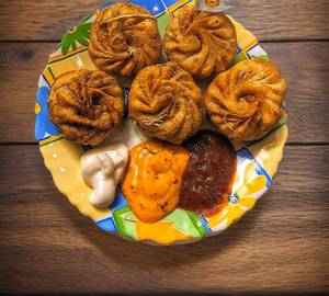 Paneer Peri Peri Fried Momos [ 10 Pieces]