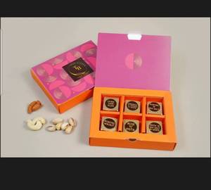Assorted handcrafted chocolate box (6 pieces) 