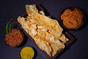 Fafda [250 Grams] With Jalebi [100 Grams]