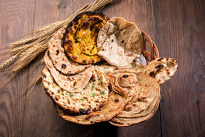 Assorted Tandoori Breads Platter Of 8 Pcs