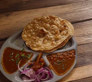 Chole + 3 Tandoori Roti