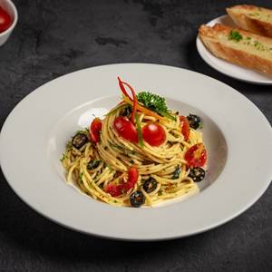 Roma Garlic- Chilli (Aglio E Olio) Pasta