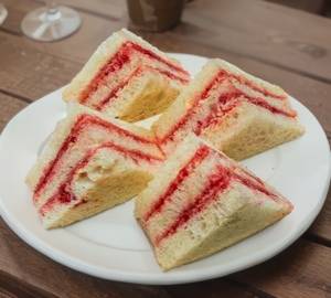 Chessy jam sandwich