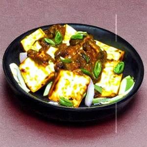 Hot garlic paneer chilli