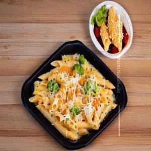Chicken cheese cottage pasta
