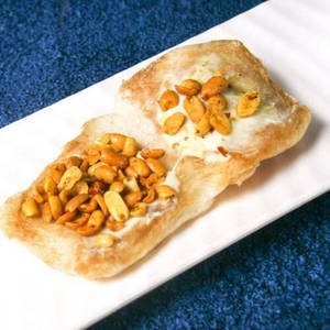 Cheese Pav With Peanuts