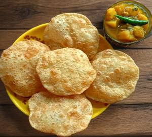 Hing Sattu Kachori With Niramish Aloo Sabji [5 Pieces]