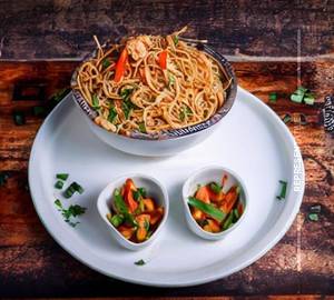 Schezwan Chicken Noodles