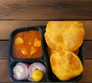 Aloo Poori Combo