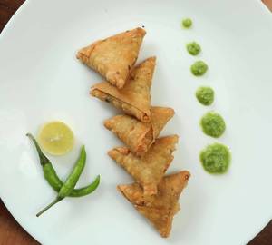 Dal kanda samosa