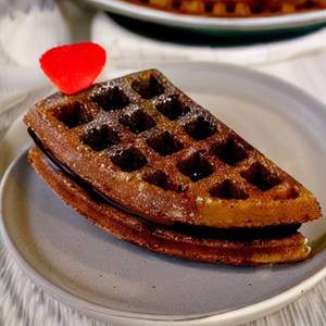 Dusky Caramello Waffle Pops