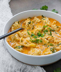 Thai Coconuts Curry Chicken Dumping Soup