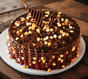 Garnish chocolate cake