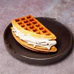 Lotus Biscoff waffle pop
