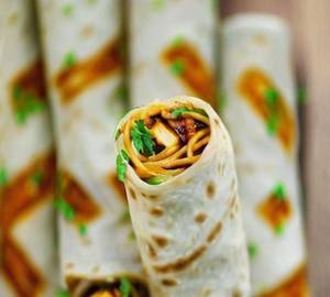 Chilli Paneer Noodles Roll