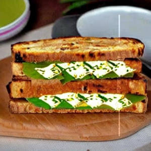 Paneer Makhani Grilled Sandwich
