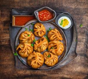 Veg Fried Gravy Momos