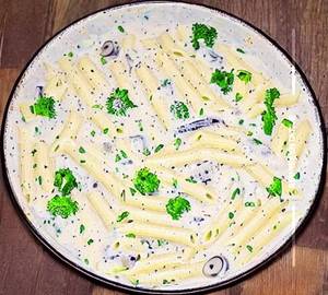 White sauce pasta non veg