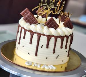 Premium Choco Vanilla Cake - 500 Gms