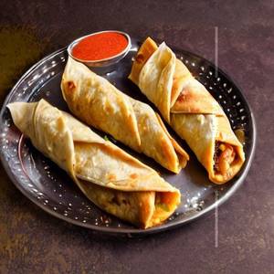 Special Double Aanda Chicken Keema Cheese Roll