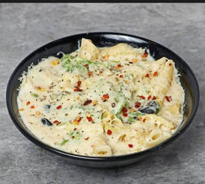 White Sauce Pasta