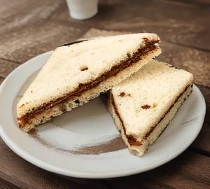 Nutella sandwich (with cheese)