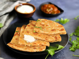 Aloo Pyaaz Paratha