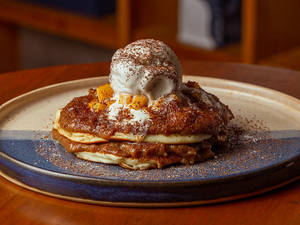 Apple Pie Crumble Pancakes (2 Pcs)