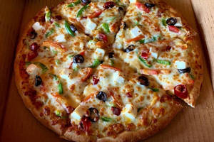Paneer Makhani Pizza