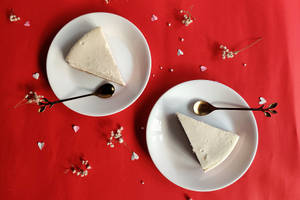 New York Baked Cheesecake Slice