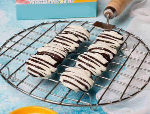 Dark & White Fantasy Pancakes (8 Pcs)