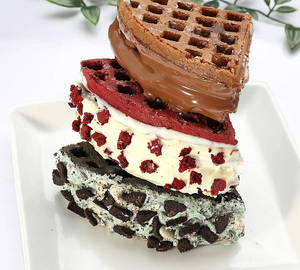Red Velvet Kiki Cream Milk Chocolate Trio