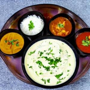 Kaju Curry  White