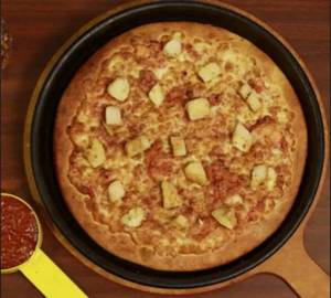 Chicken Golden Delight Cheese Burst Pizza